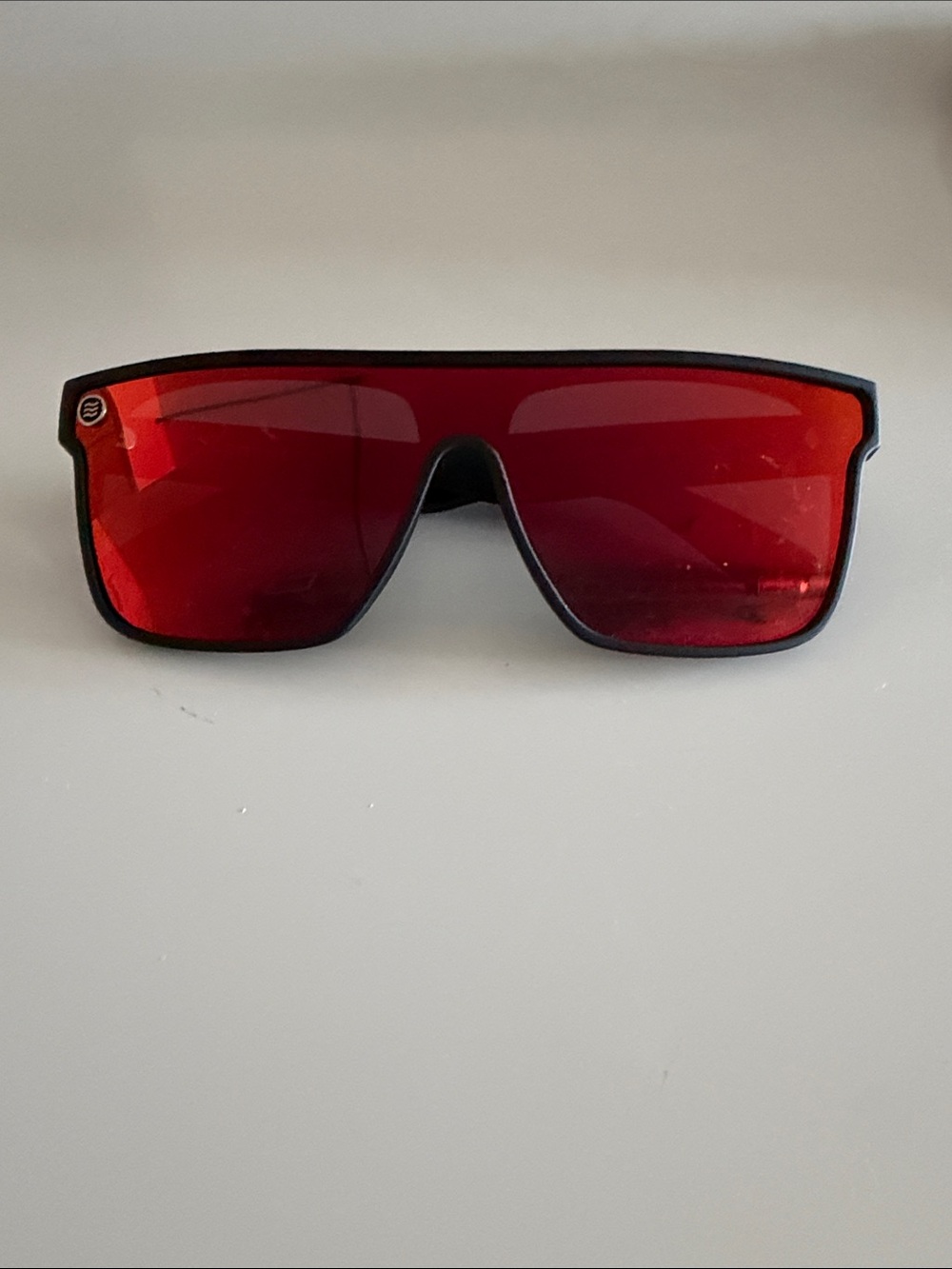 Neven shades sunglasses red